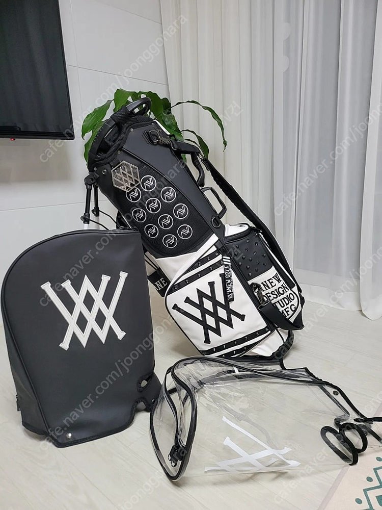 어뉴 블랙화이트 골프백 스텐드백 가방 이미지
