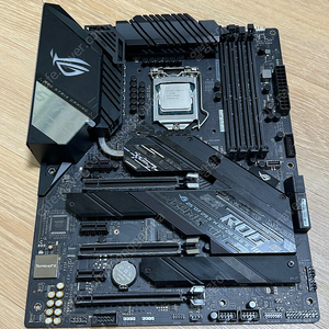 10700k, asus rog strix z490-f