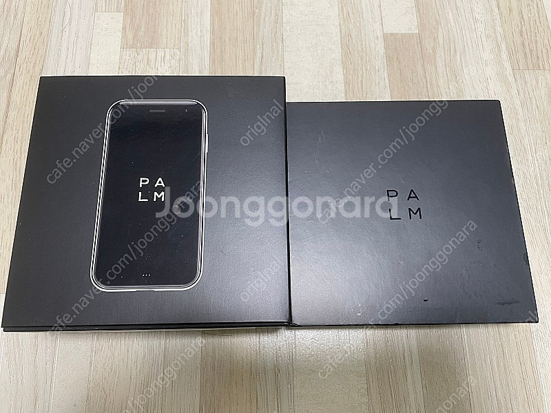 팜폰 pvg100 글로벌판 가죽케이스 포함 판매합니다--0