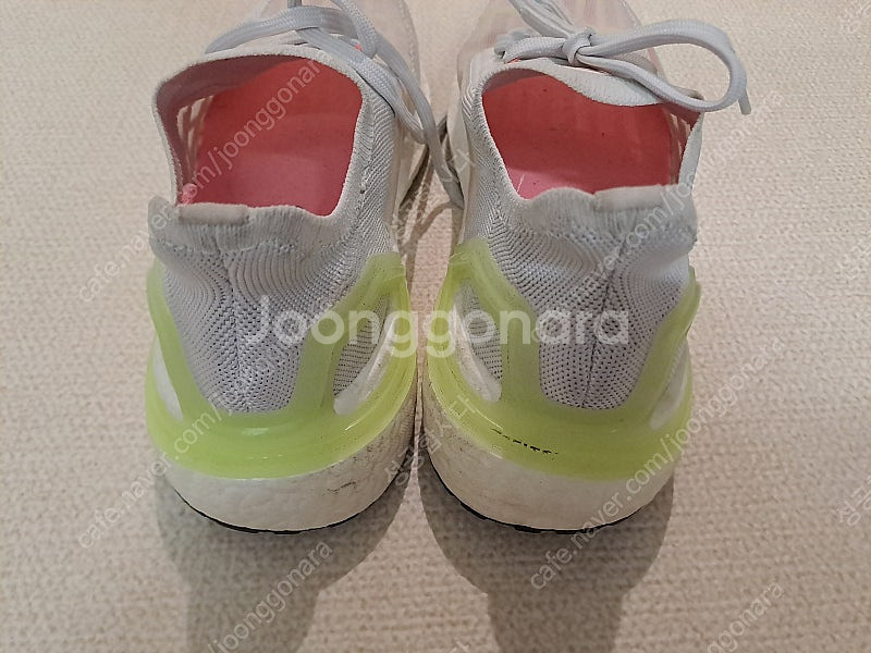 <235mm/25,000원/무료배송> 아디다스 울트라부...--3