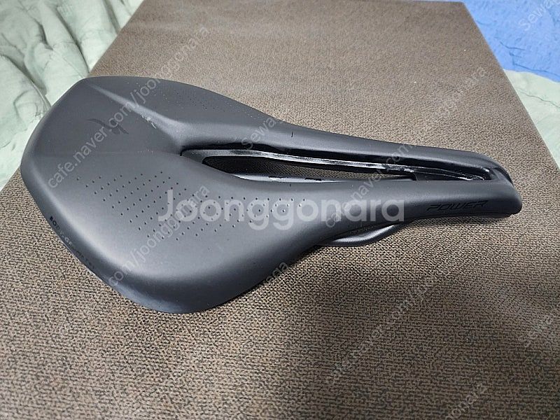 스페셜 라이즈드 파워콤프 안장 143mm 판매합니다--0