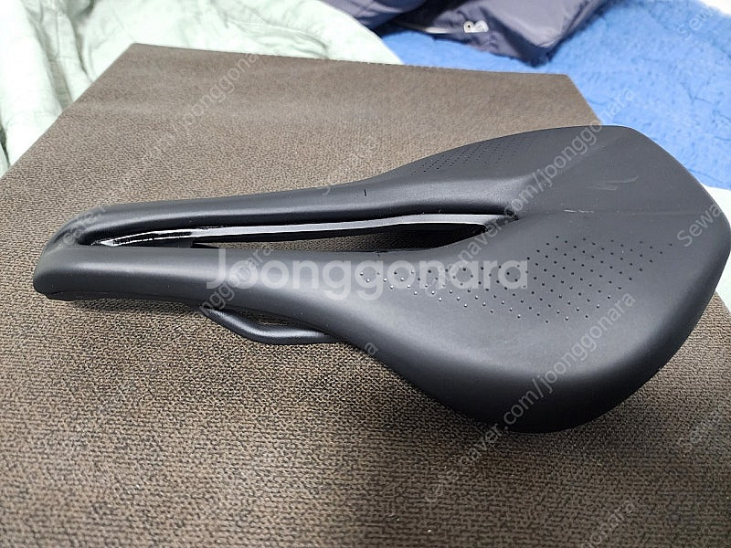 스페셜 라이즈드 파워콤프 안장 143mm 판매합니다--1