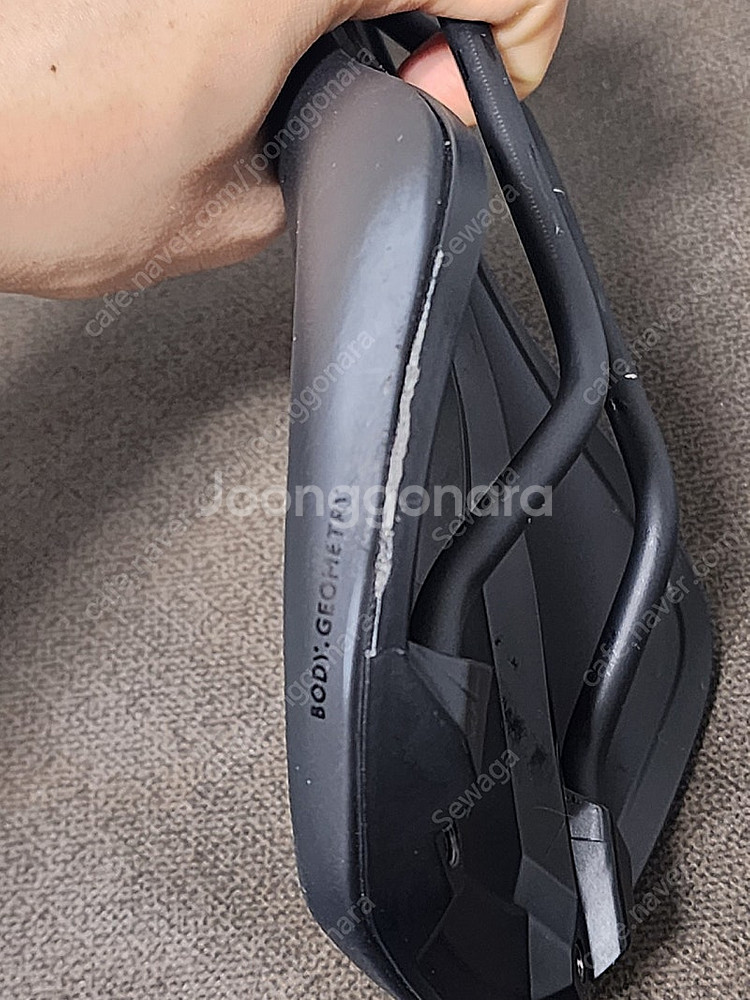 스페셜 라이즈드 파워콤프 안장 143mm 판매합니다--4