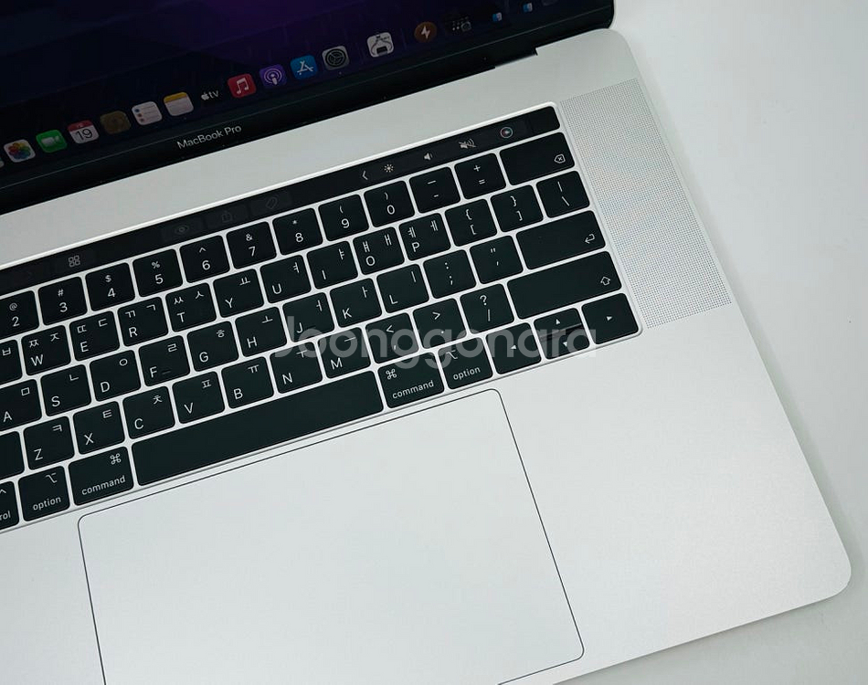 2018 맥북프로 15인치 256GB 실버 저렴하게 판...--1