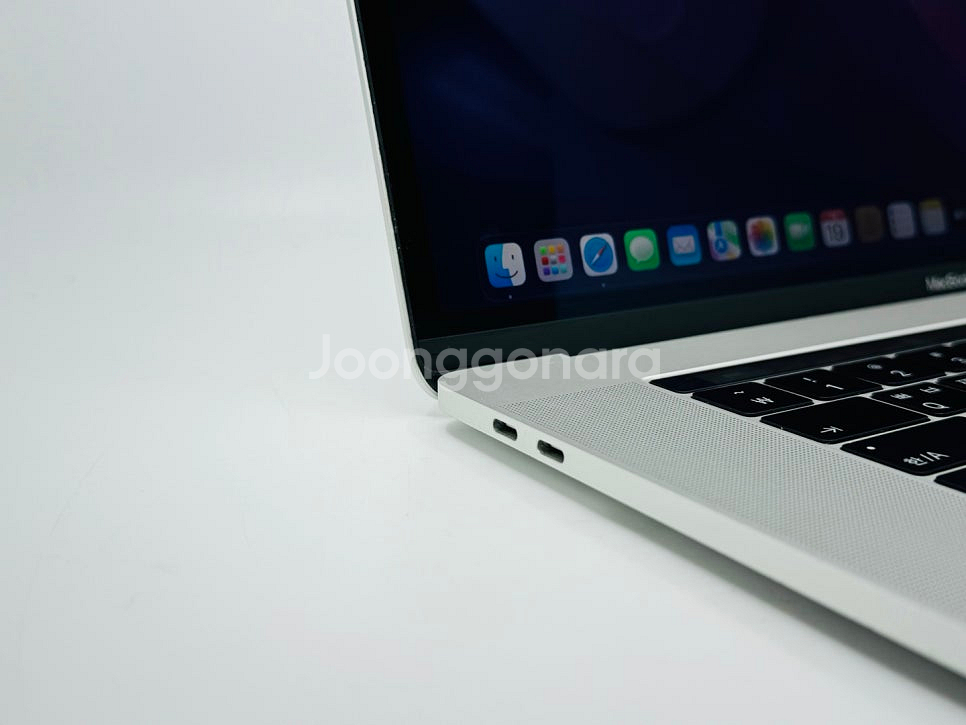 2018 맥북프로 15인치 256GB 실버 저렴하게 판...--3