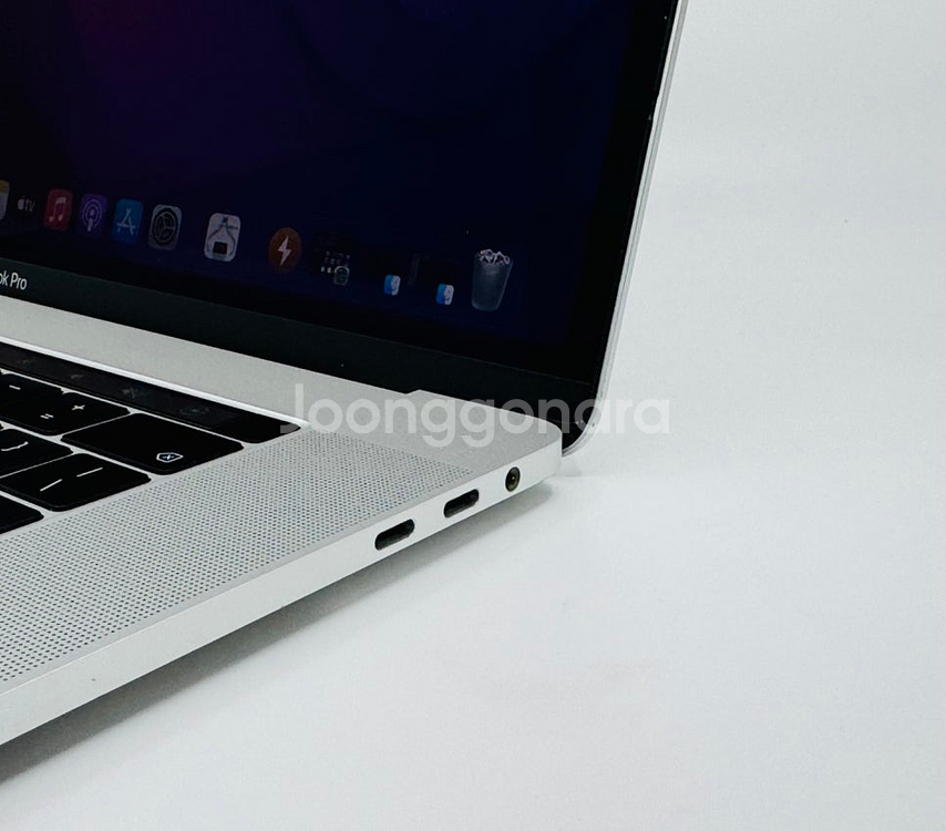 2018 맥북프로 15인치 256GB 실버 저렴하게 판...--4