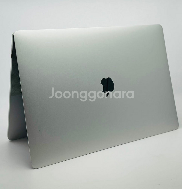 2018 맥북프로 15인치 256GB 실버 저렴하게 판...--6