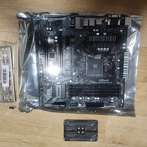 ASRock B450M PRO4 에즈윈 고장나서 부팅될 때 있고 안될때 있습니다. 3만원(택포)