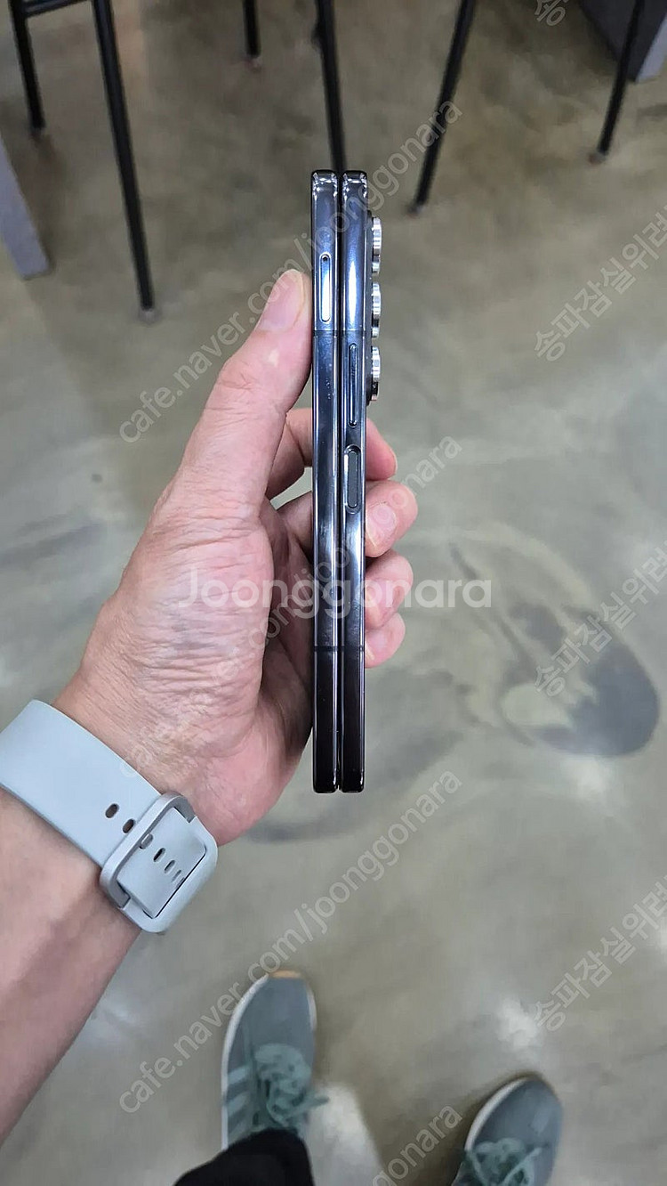 폴드5 512검정 팝니다.--0