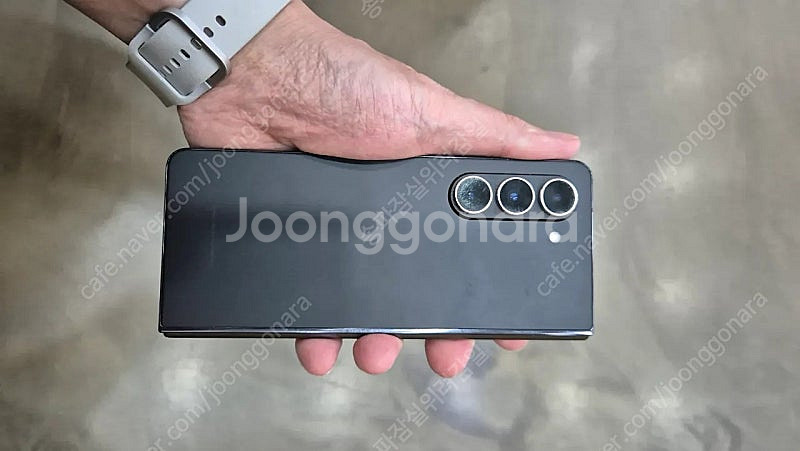 폴드5 512검정 팝니다.--7