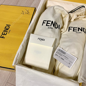 [FENDI] 펜디 칼라거펠트 남성 스터드 슬립온