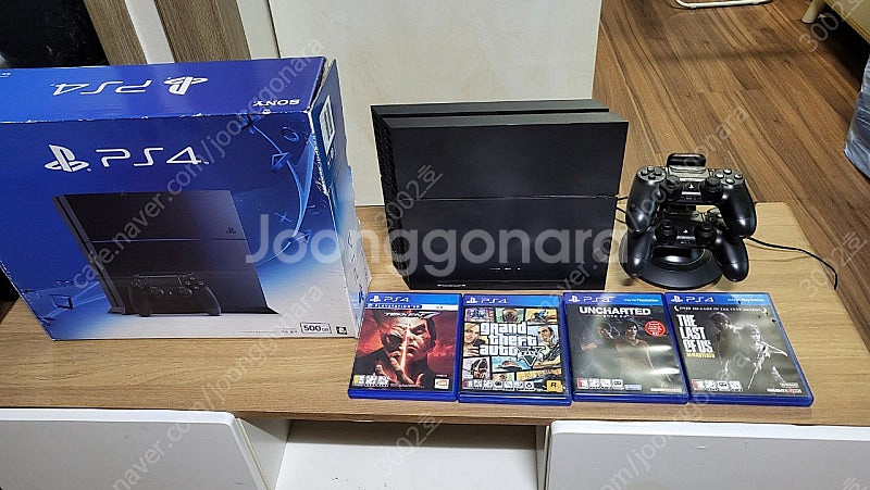 PS4 CUH-1205A 500GB+타이틀4개--0