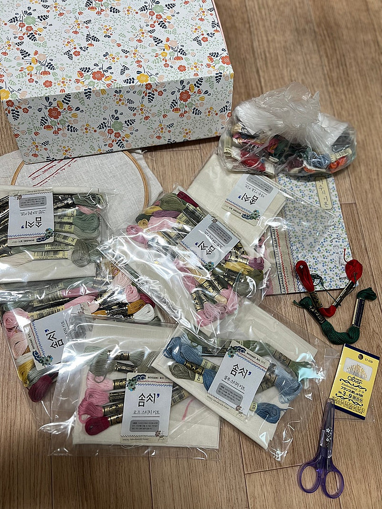 프랑스자수 diy 6개 +자수바늘세트+도서 2권 일괄판매--0