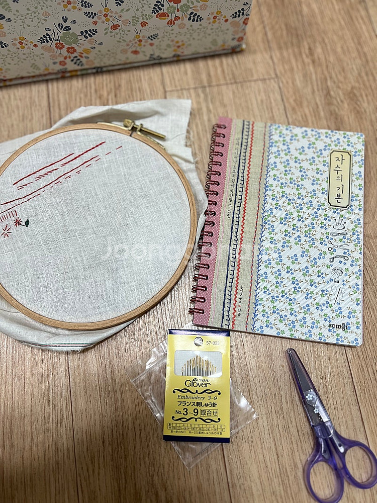 프랑스자수 diy 6개 +자수바늘세트+도서 2권 일괄판매--2
