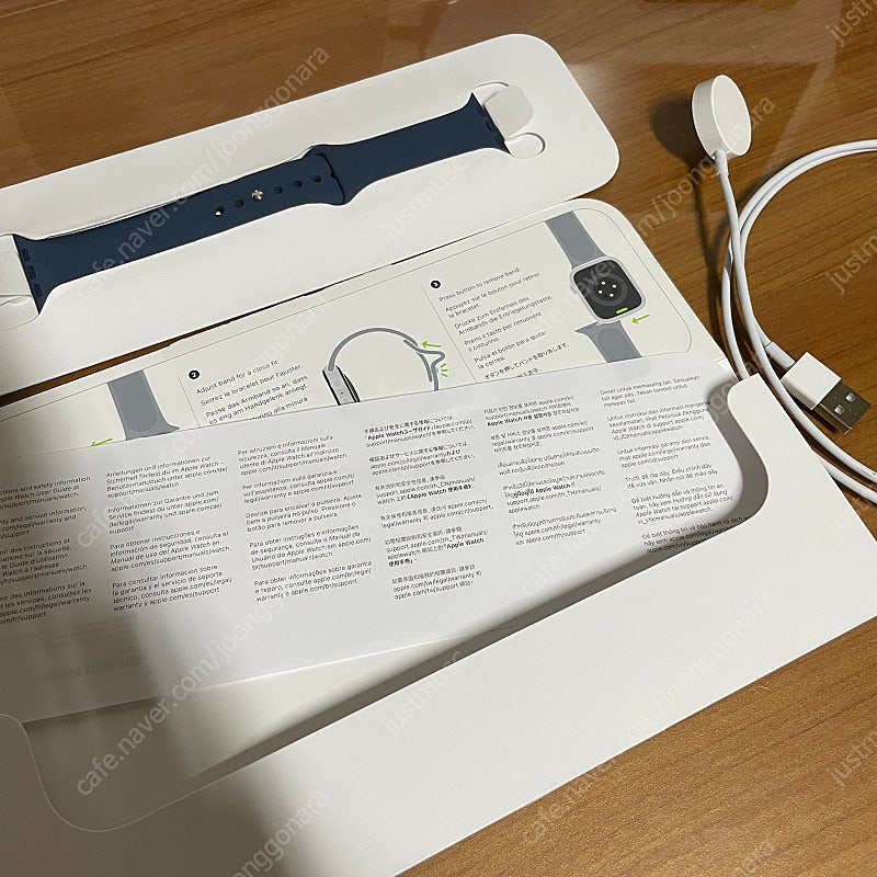 애플워치 정품스트랩(스톰블루 스포츠밴드 M/L) + 애플워치 충전기