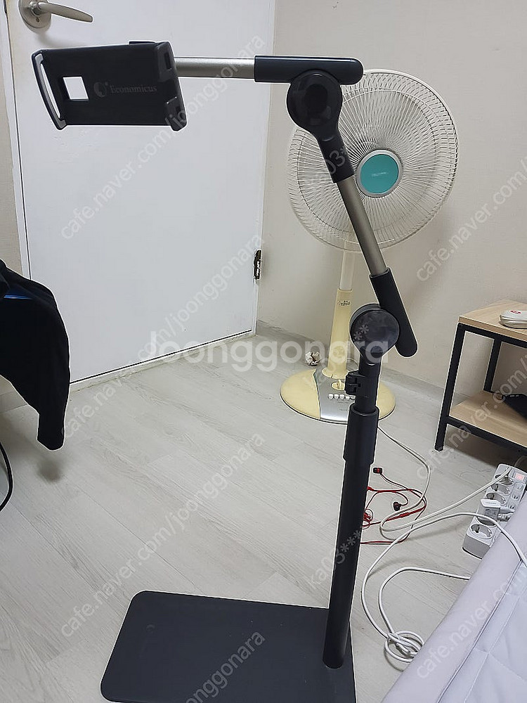 이코노미쿠스 휴대폰 태블릿거치대 팝니다--1