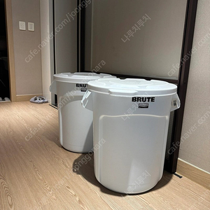 브루트(BRUTE) 75L 원형 75L 판매합니다(뚜껑포함)