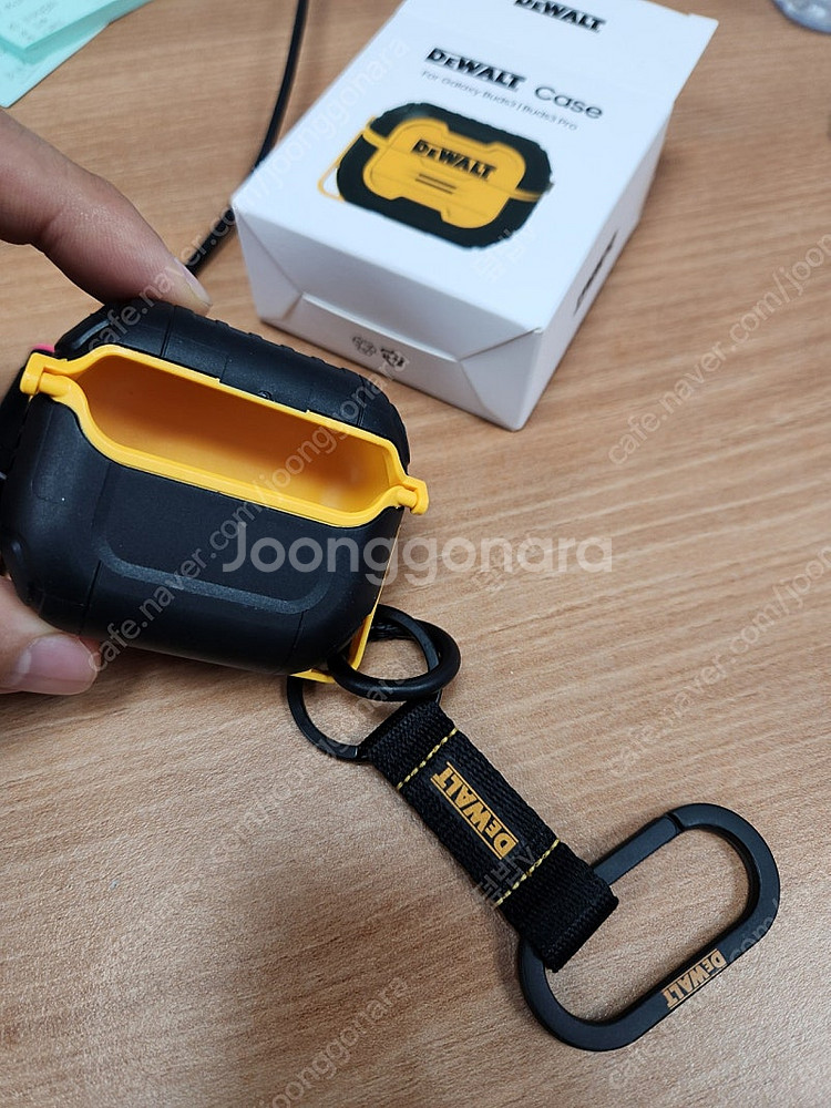 [미사용] 갤럭시버즈3 프로 - 디월트 케이스 (3.5만)--3