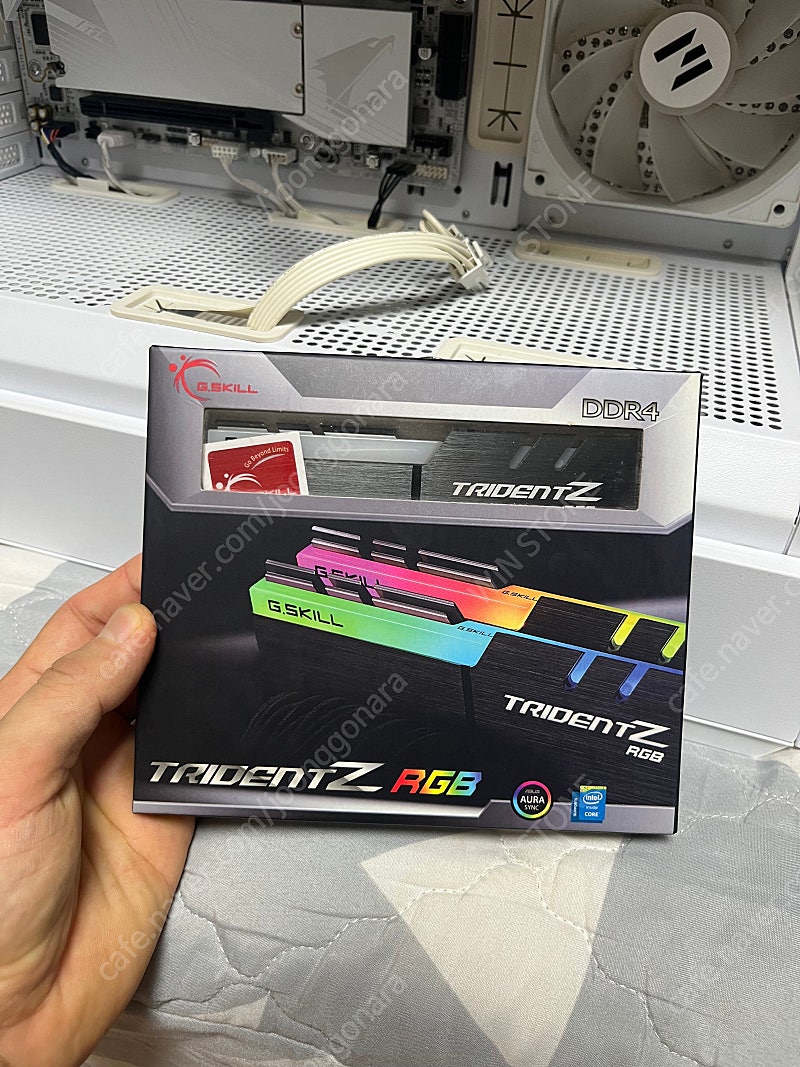 (6만원) 지스킬 트라이던트Z RGB DDR4 16GB (8*2)