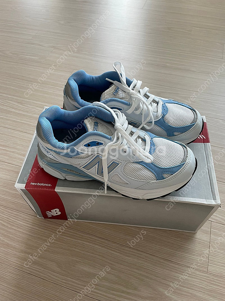 뉴발란스 990v3 225mm 화이트블루실버 판매합니다...--3