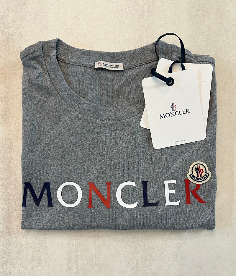 (새상품)몽클레어 남성 티셔츠/버버리 남성 티셔츠