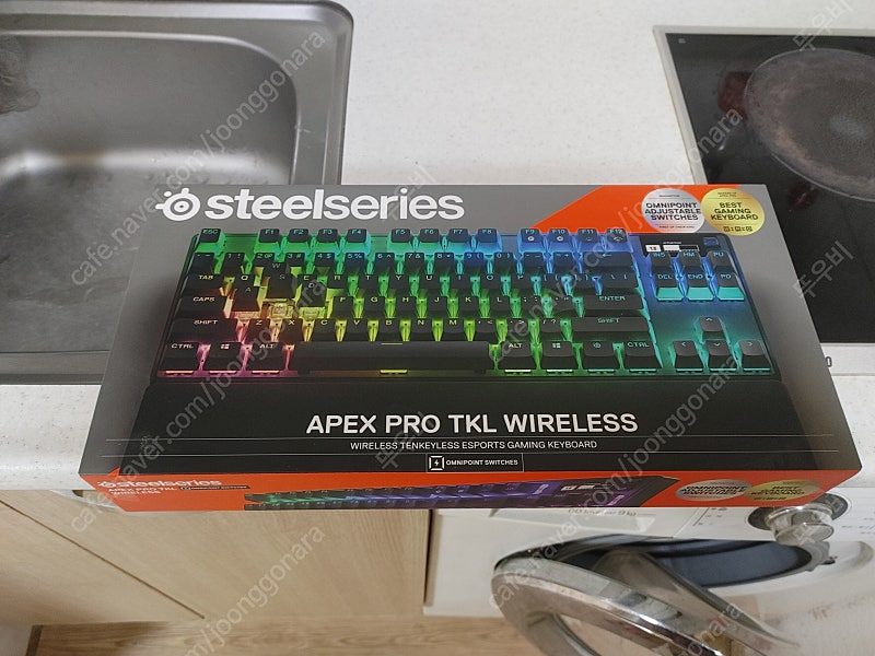 스틸시리즈 apex pro tkl wireless 무선키보드 판매합니다