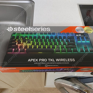스틸시리즈 apex pro tkl wireless 무선키보드 판매합니다
