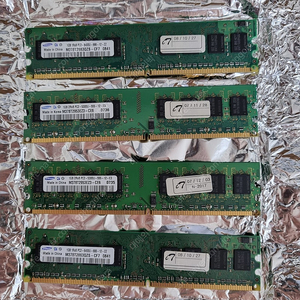 삼성전자 DDR2 1GB PC2-5300U 램 4개 일괄 판매