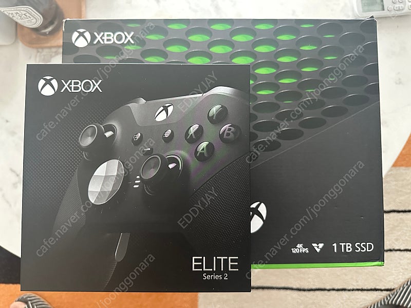 XBOX Series X + Elite 패드 2세대 일괄로 팝니다.