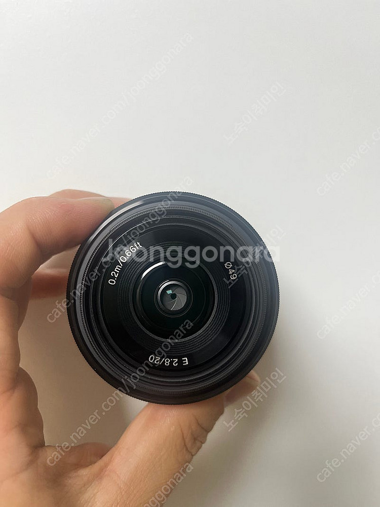 소니 e 20mm 2.8 렌즈 팝니다. 크롭바디용입니도...--0