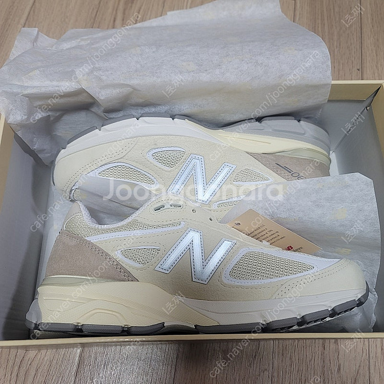 뉴발란스 990v4 크림 화이트(베이지) 250 사이즈--0