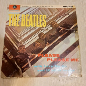 비틀즈의 초판- 1963년 영국에서 발매된 원판-Please Please Me.