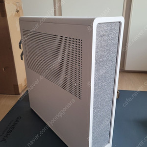 프렉탈디자인 릿지 SFF ITX 케이스 판매합니다.