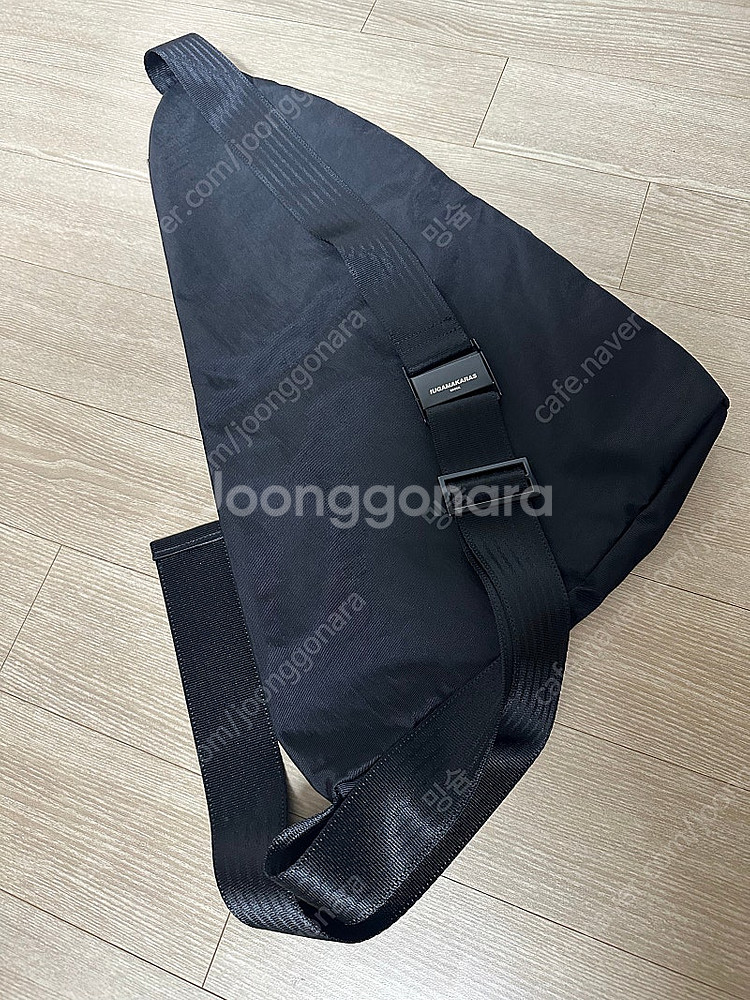 이우가마카라스 black logo buckle cros...--2