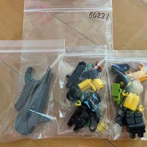 레고(LEGO) 시티 60221 다이빙요트 미니피규어 3종 (다이버 2종+어류새치) 무기, 악세사리포함 미사용 새제품 판매합니다.