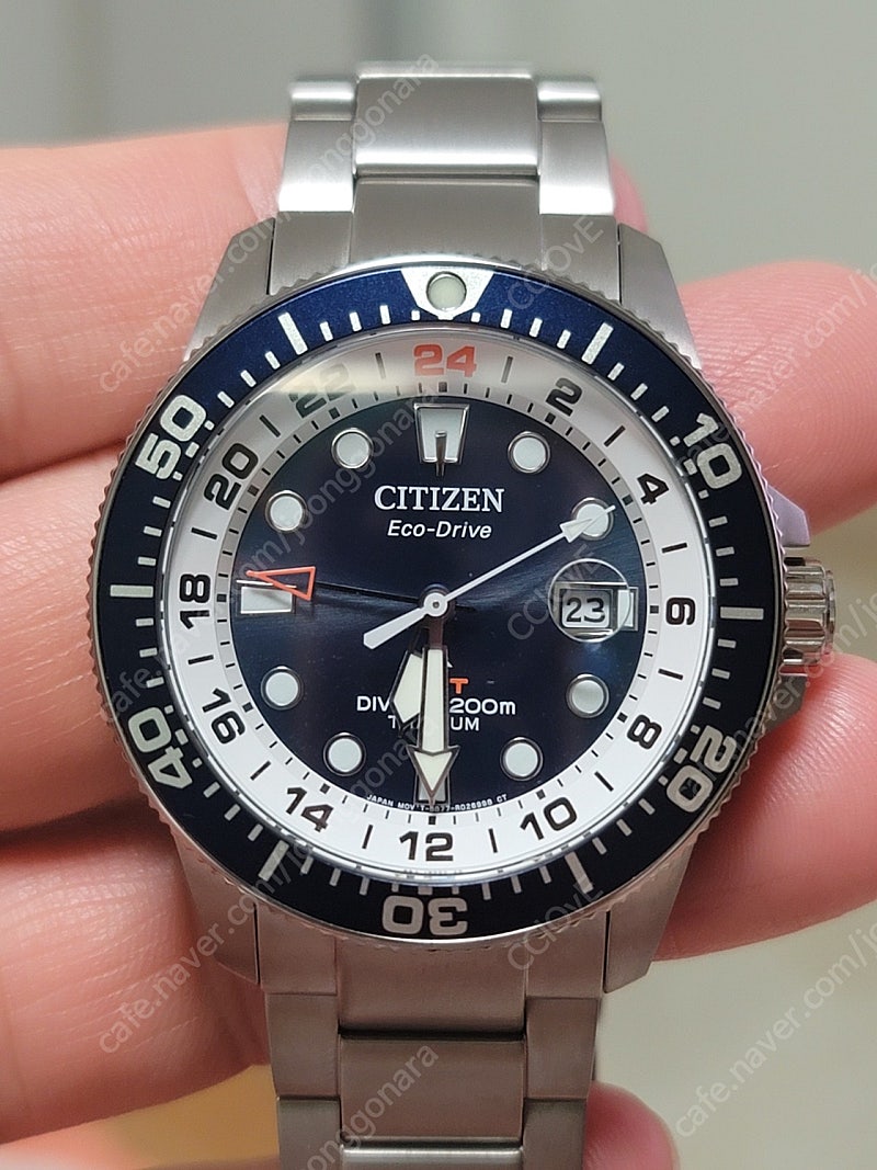 [새상품] 시티즌 프로마스터 에코드라이브 GMT 티타늄 다이버 시계 팝니다.
