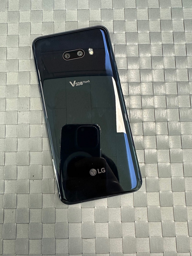 (SKT)LG V50S 256기가 블랙 20년 2월개통 미세잔상 11만원 판매해요