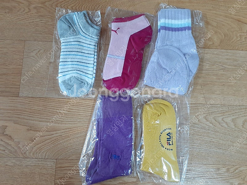 푸마.휠라 등 여러가지 있습니다 필요하신 분들은 편하게...--2