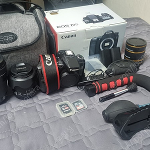 캐논 70D + 15-55mm, 55-250mm 렌즈 및 추가 악세사리 일괄판매 합니다!