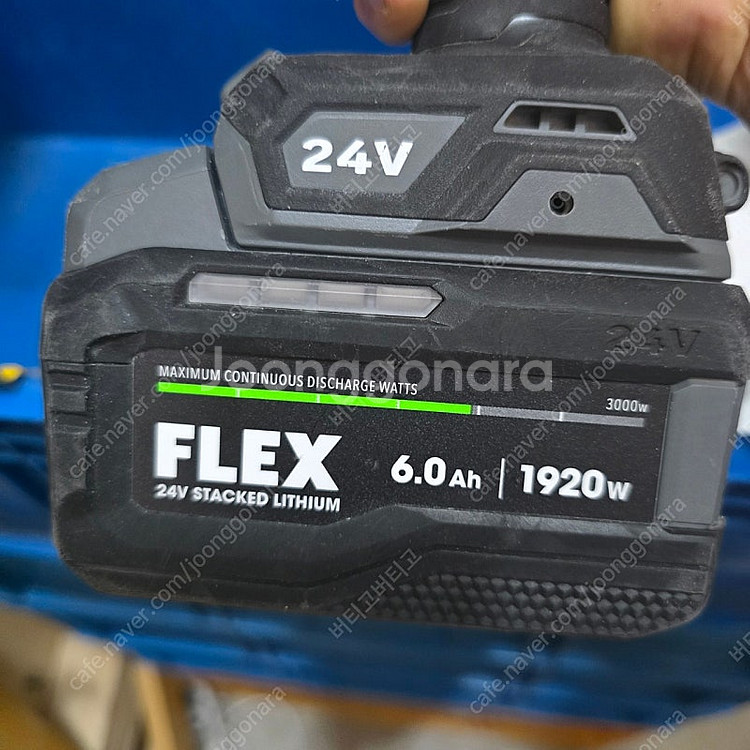 FLEX 24V 임팩트 드라이버 + STACK 배터리--2