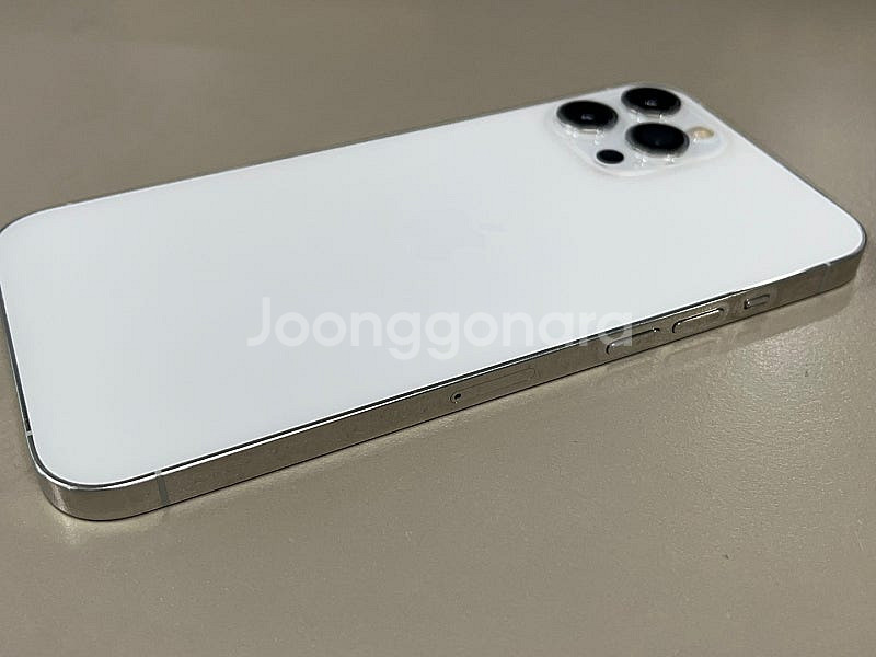 아이폰12프로맥스 화이트 256G 배터리100% 미파손...--6