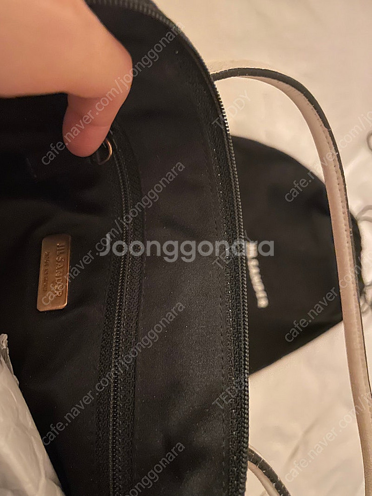 질샌더 미니백 (회색한방울 아이보리색)--4