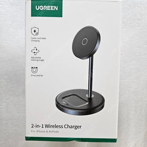 유그린 Ugreen 2in1 맥세이프 마그네틱 PD 무선 고속충전기 신동품 풀박스 이제품의 장점은 핸드폰과 무선 이어폰이나 핸드폰 2대를 동시에 충전이 가능합니다 유그린 제품