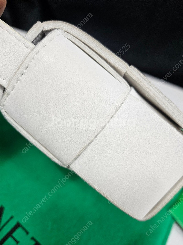 보테가베네타 미니 카세트백 미니백 화이트--4