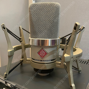 노이만 NEUMANN TLM 102 마이크 Studio Set (쇼크마운트 포함) 판매합니다.