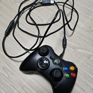 xbox360 유선패드 20000원 판매합니다