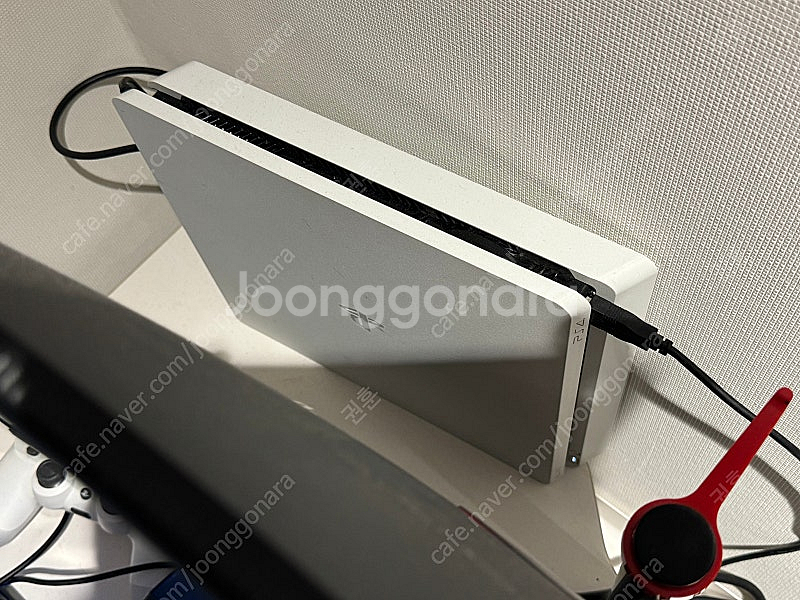 플레이스테이션4 플스4 + 게임 3개 판매--0