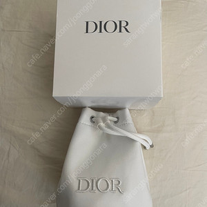 (새제품)디올 dior 화이트 복조리형 파우치