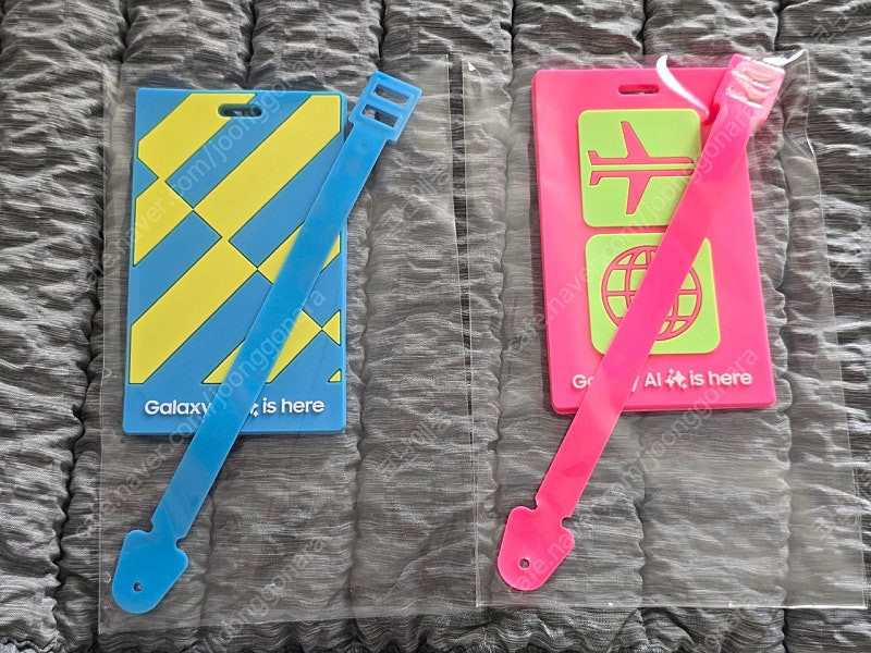 삼성스토어 갤럭시스튜디오 러기지택 스티커 비닐 미개봉 새상품 입니다 러기지택 5천원씩에 팔아요 스티커 1천원씩에 팔... 이미지