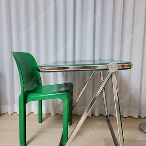 카스텔리 잔카를로 피레티 데스크 (정품) 판매 합니다. Vintage green Platone folding desk